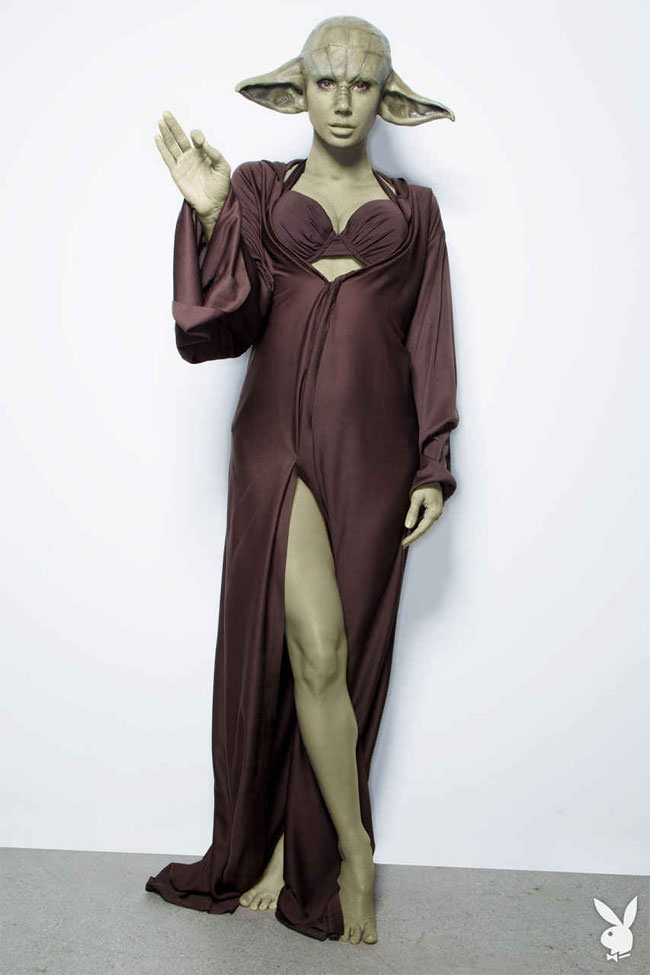 Model Sara Jean Underwood Dresses Up as Star Wars Characters