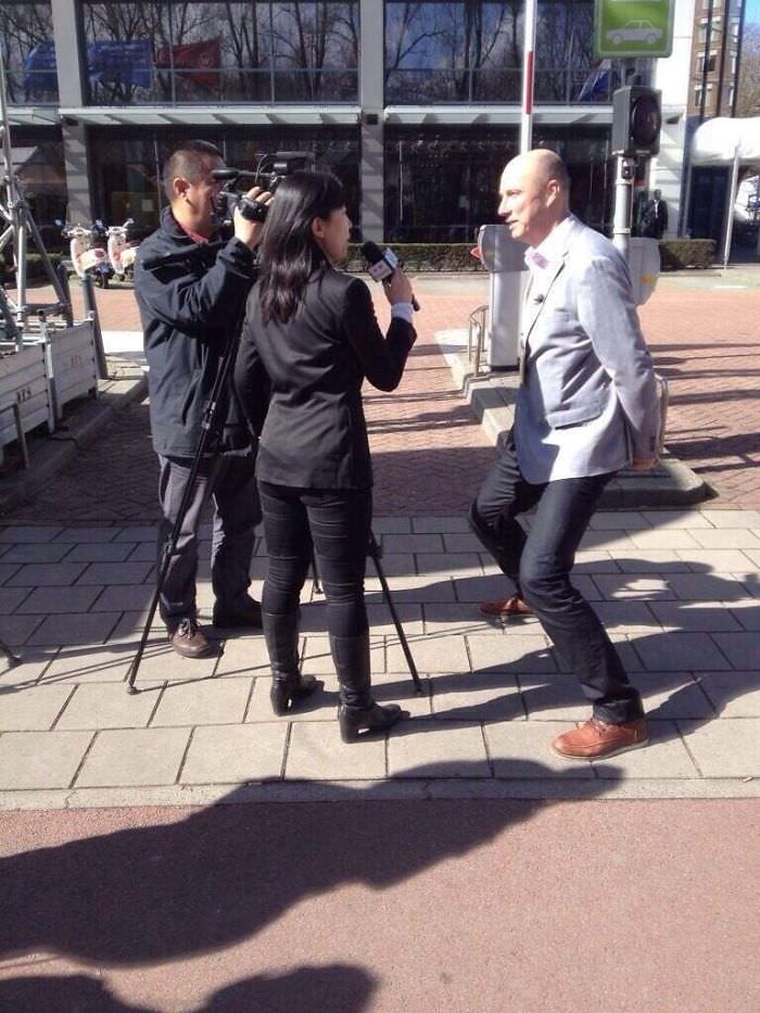 A Dutch employee being interviewed by Chinese media.