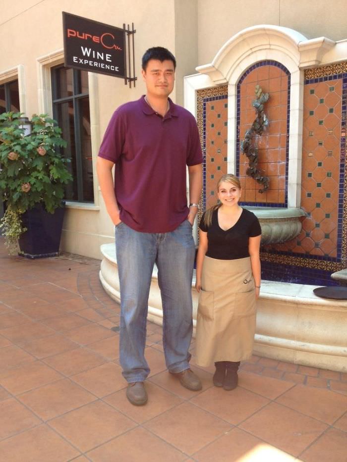 Yao Ming visited my girlfriend's restaurant - she's 4'11".