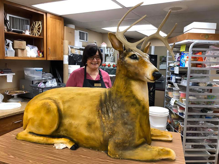 A life-sized deer-shaped wedding cake was crafted by a bakery in East Earl, PA.