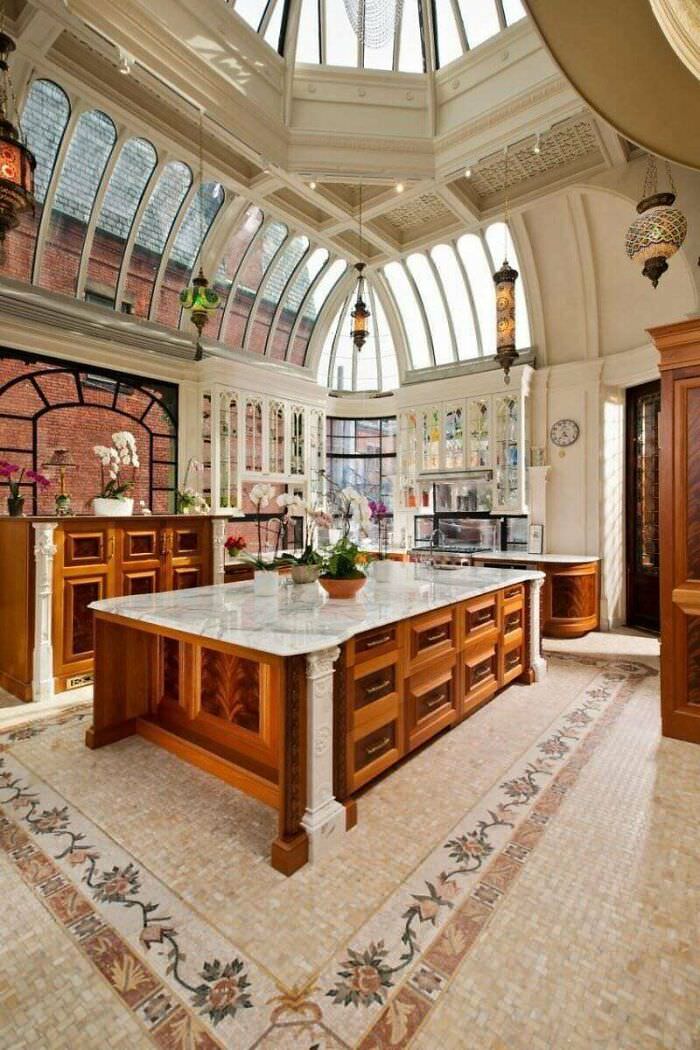 A conservatory kitchen in downtown Boston