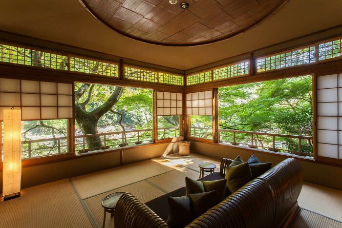 The sitting room in the Tsukihashi Twin Suite at Hoshinoya's Kyoto location