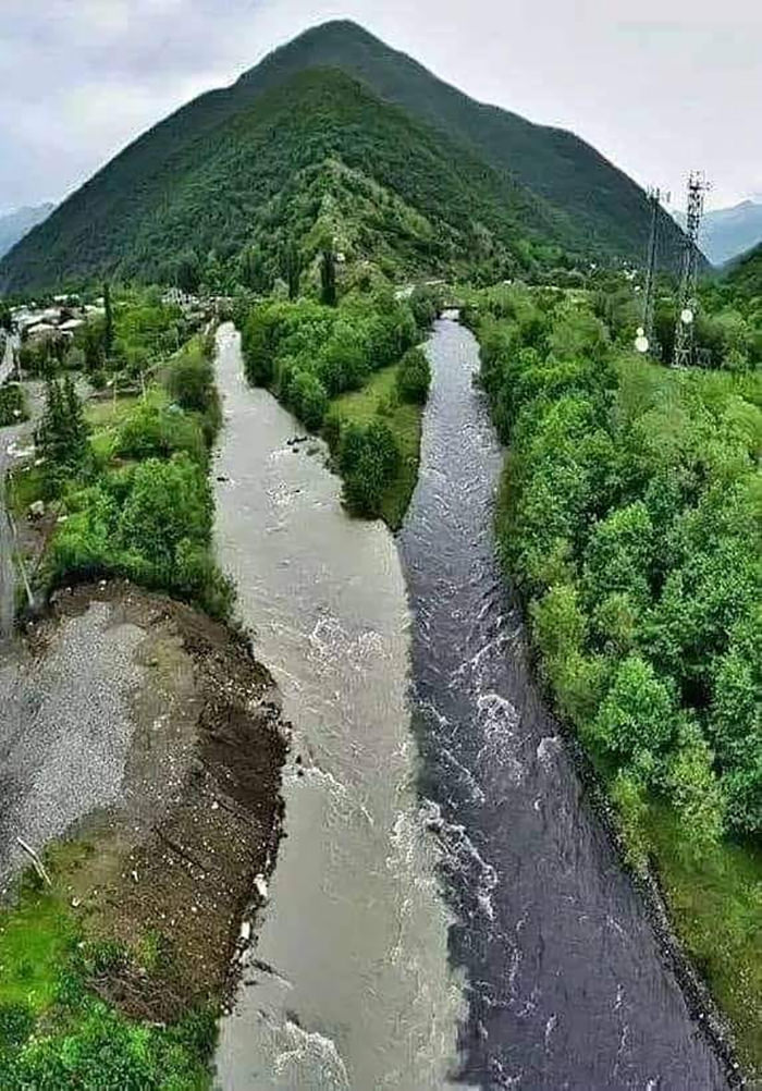 Two rivers meet without mixing in Georgia.