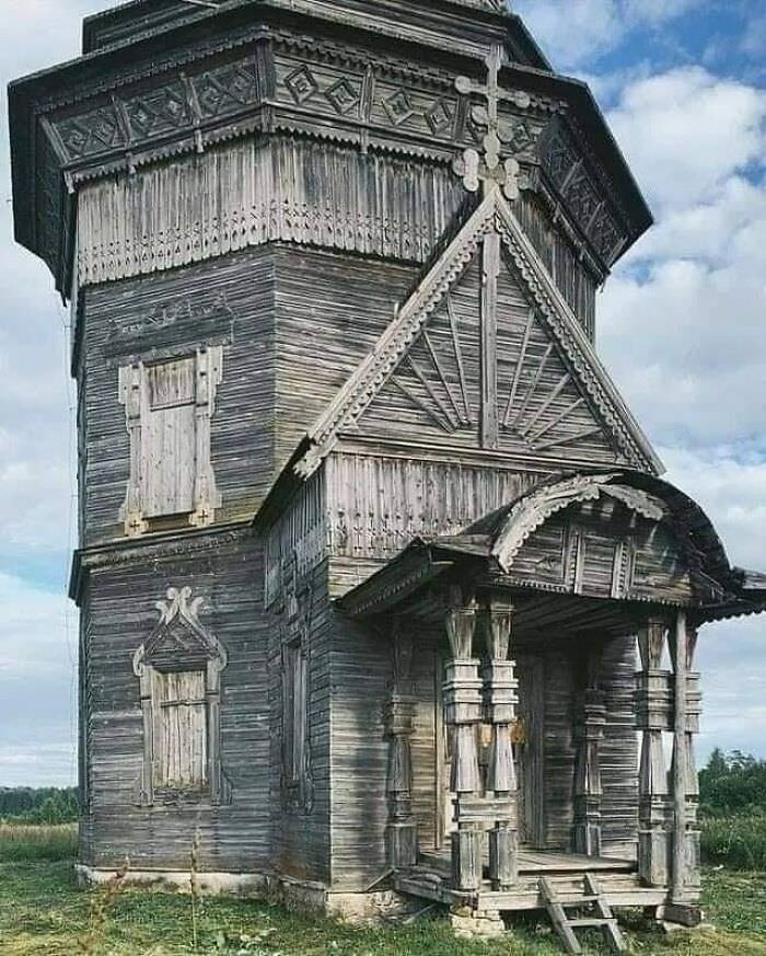 Ancient wooden church (built in 1655) on the site of the former village of Krasnaya Lyaga near Kargopol, North Russia.