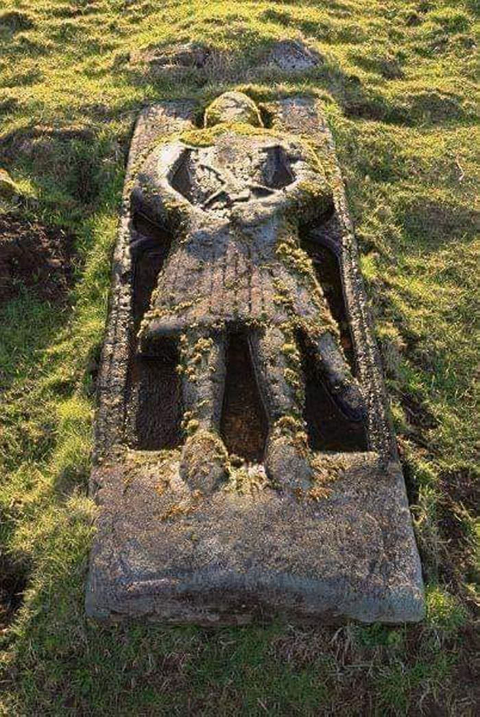 13th-century crusader located on the Isle of Skye in Scotland.
