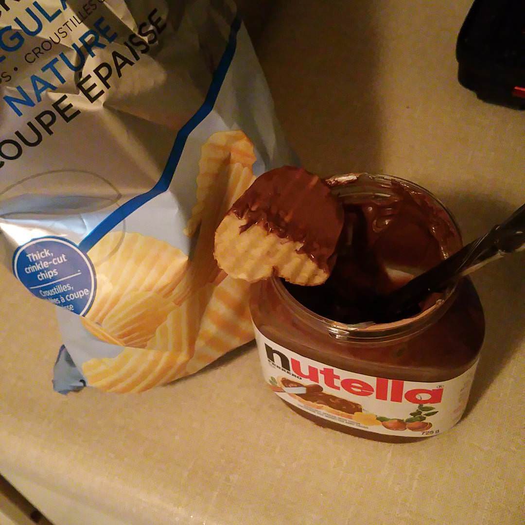 Salted crisps with nutella: