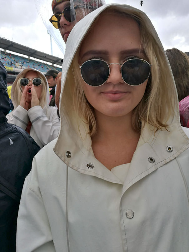 I found my sister's doppelgänger at the Coldplay concert in Gothenburg.