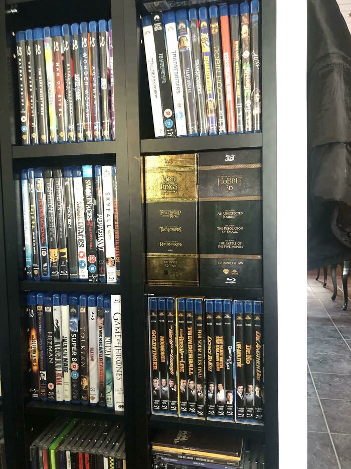 The Hobbit and LOTR books perfectly fit my friend's shelf