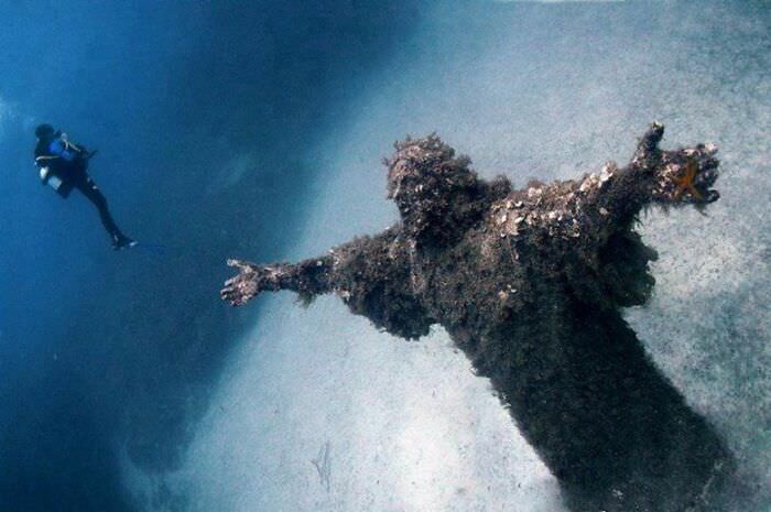 Bronze statue of the Christ of the Abyss in San Fruttuoso, Italy