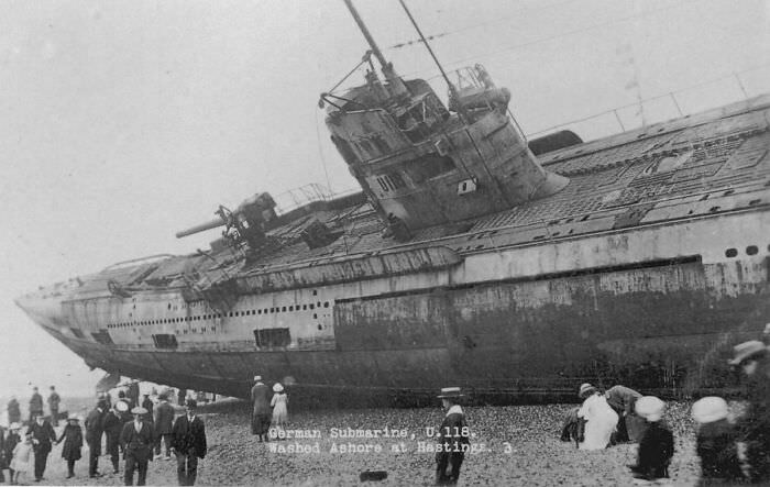 German submarine U-118 washed ashore on the beach at Hastings in 1919