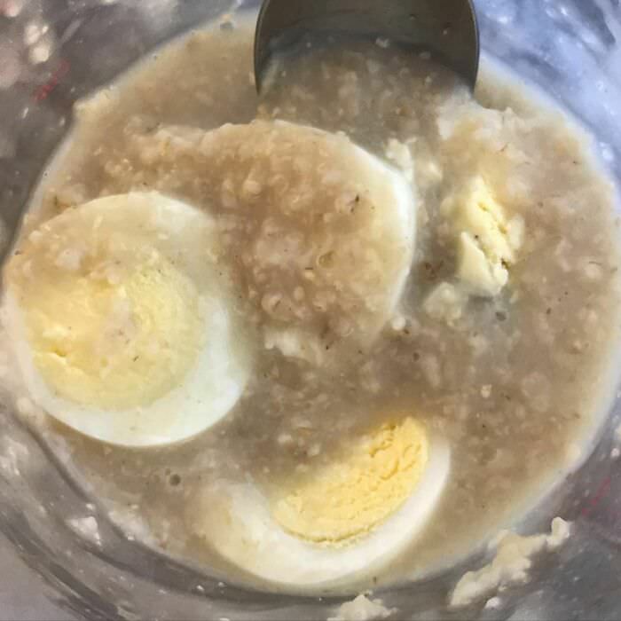 Oatmeal + boiled egg.