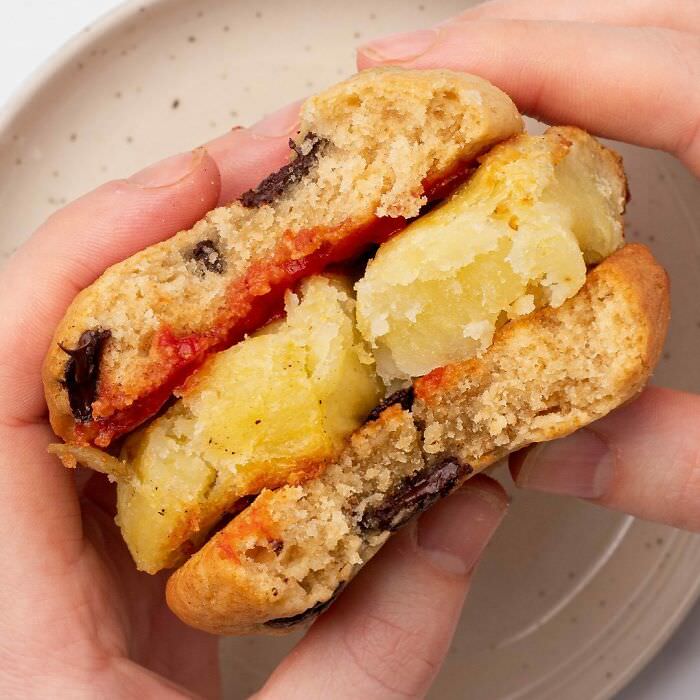 Chocolate chip cookies sandwiched between salty roast potatoes that are crispy on the outside and fluffy on the inside. With just a little bit of Tommy K for good measure.