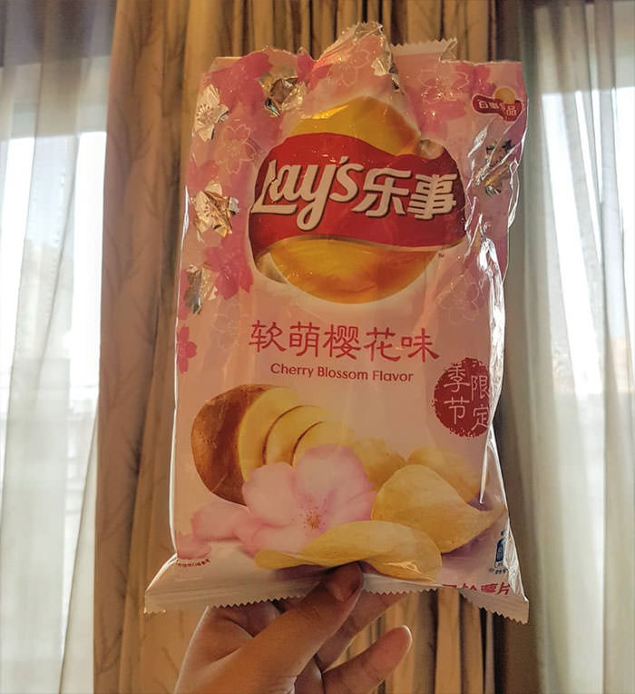 Cherry blossom-flavored Lay's