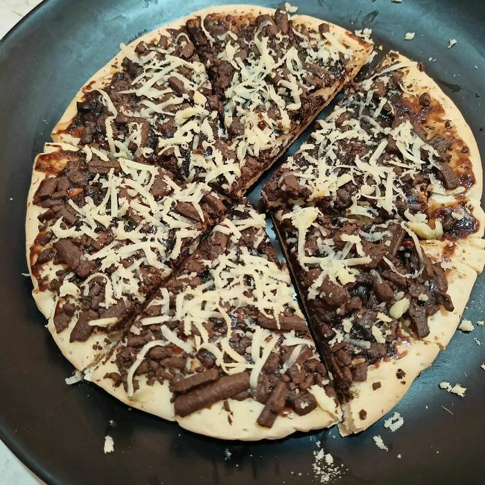 Melted chocolate on a cheese pizza