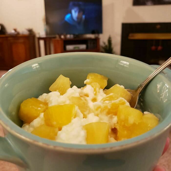 Cottage cheese and pineapple
