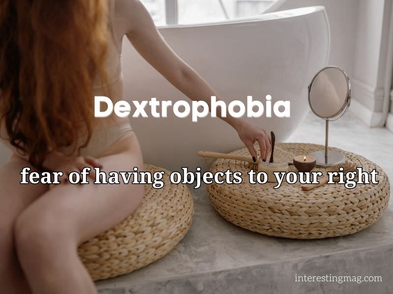 Dextrophobia