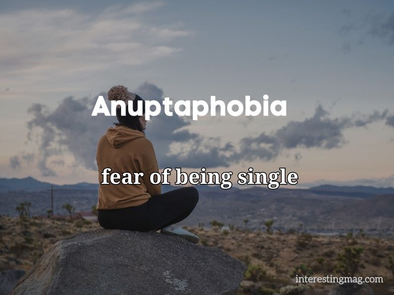Anuptaphobia