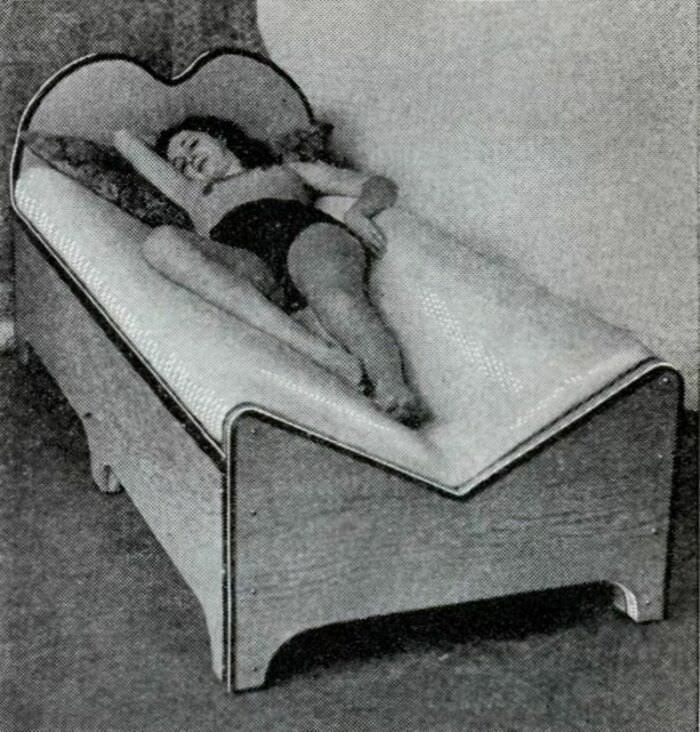 A V-shaped bed invented in 1932, supporting the body perfectly at every point and thus promotes better rest.