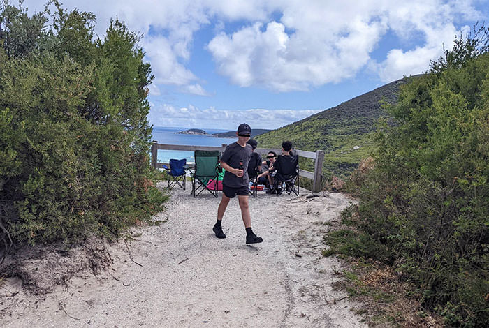This family taking up an entire sightseeing platform so nobody else can take photos. It's a long weekend, so Wilson's Promontory was very busy. A lot of people missed out on great photos and views because these people wanted it for themselves.