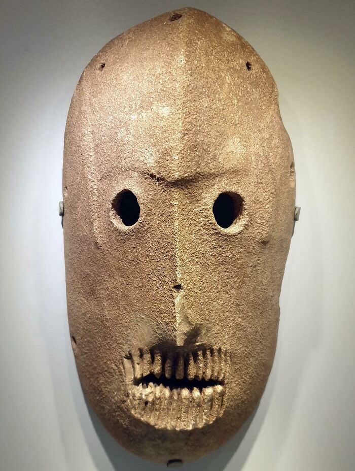 This 9,000-year-old stone mask is the oldest mask in the world and was found in the Judean Desert in Israel [3000x4000].