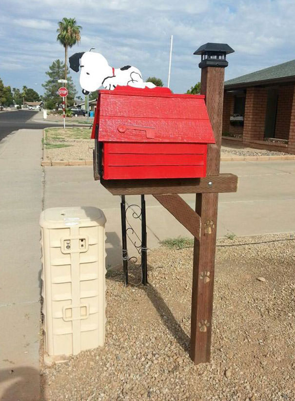 My mom is in love with Snoopy, so her boyfriend built this today to surprise her.